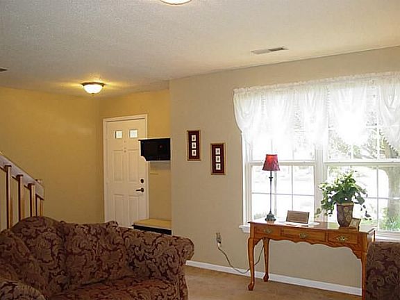 3rd image of 17370 Austrian Pine Way