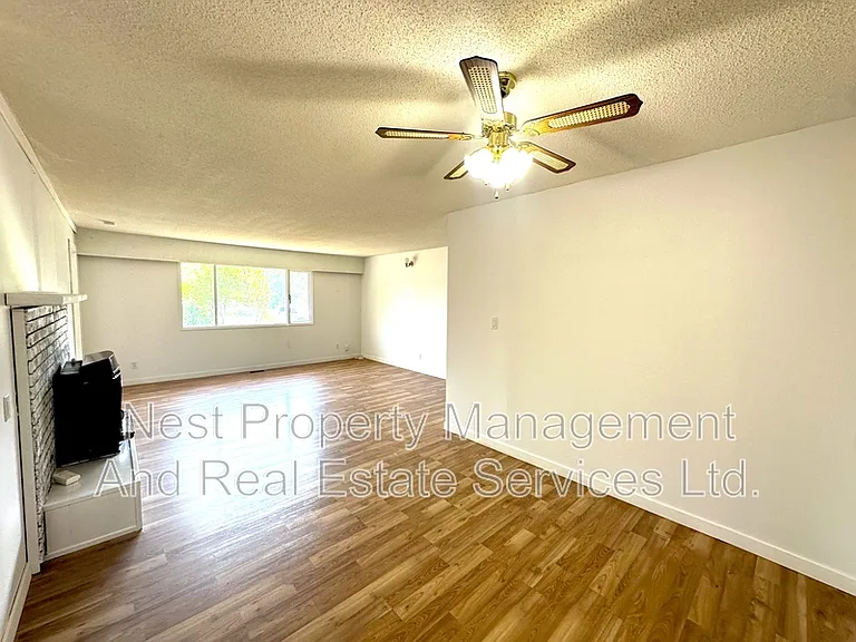 2737 Budd Rd #A — Photo 6