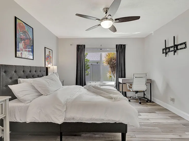 1104 Jackpine St #SEASON FURNISHED R — Photo 9