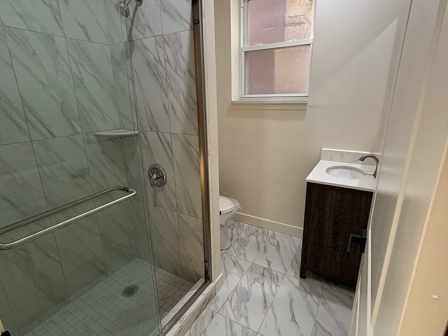 5 bed, $3,650 — Photo 4