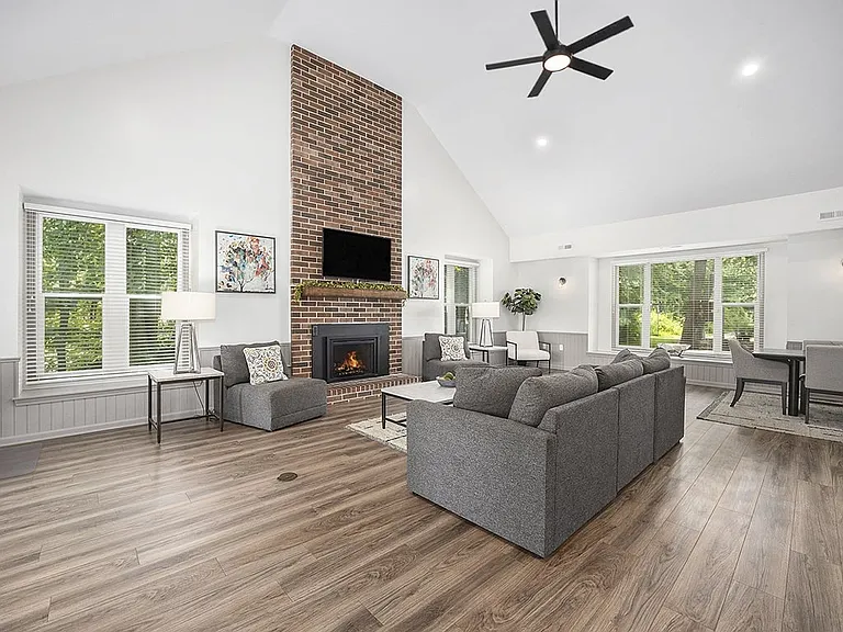 Byron Lakes Apartments — Photo 68
