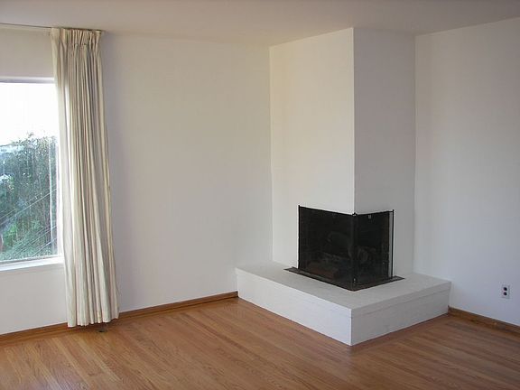 4th image of 208 Polaris Way