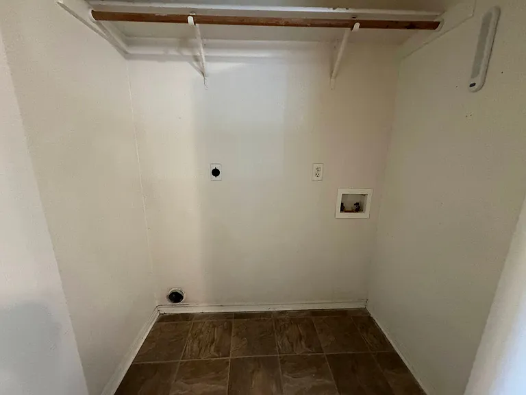 4303 Deek Dr — Photo 6