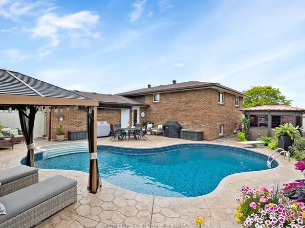 1251 Huntwick Pl, Lasalle, ON N9H 2B4