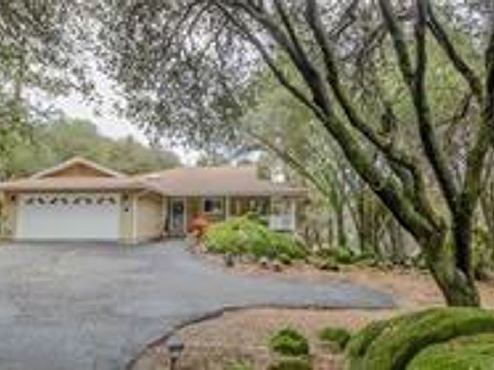 1st image of 40327 Redbud Dr
