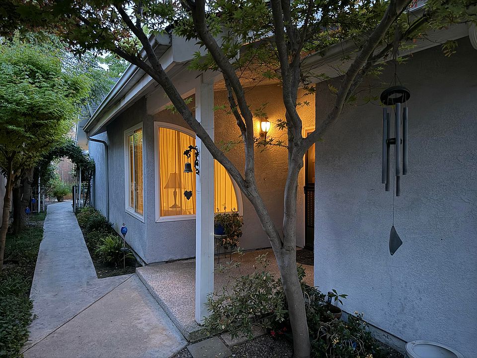 1st image of 1515 E Castlecrest Avenue