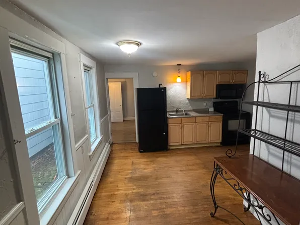 7 Saint John St #A, Dover, NH 03820
