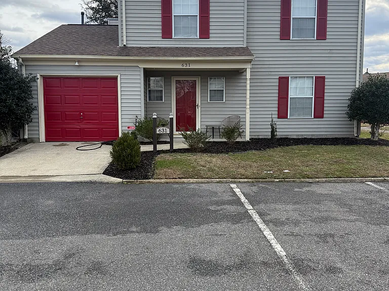 631 McLaw Dr — Photo 1