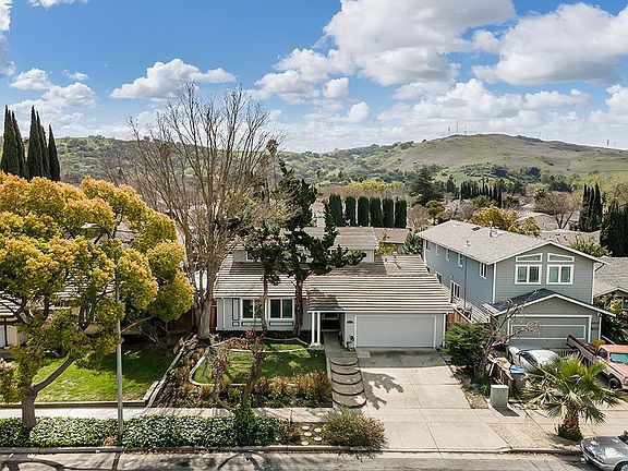3rd image of 6821 Muscat Dr