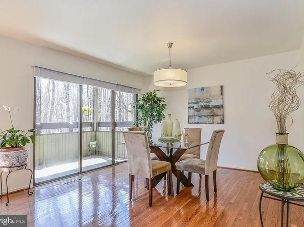 3174 Colchester Brook Ln, Fairfax, VA 22031