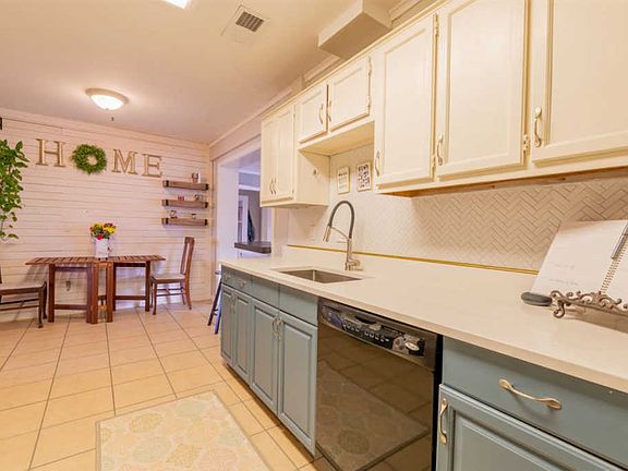 5th image of 4935 Alrose Ave