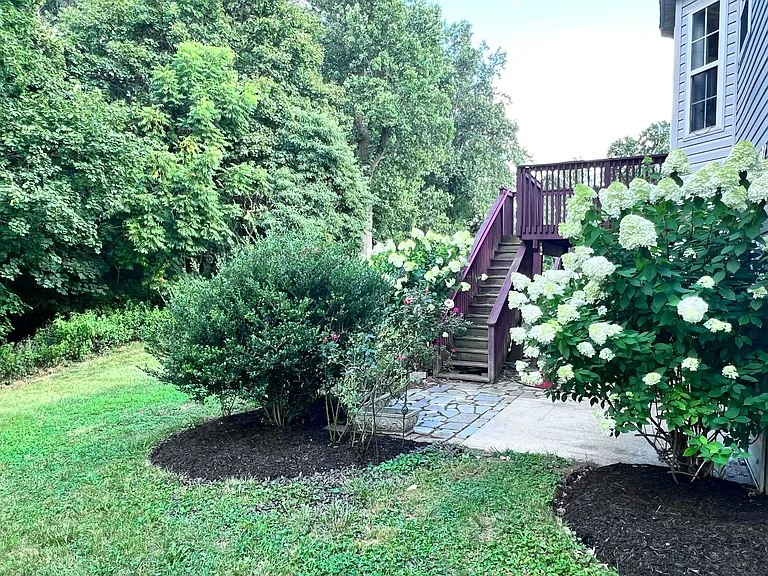 213 Woodcreek Rd — Photo 28