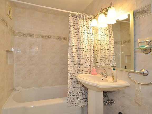 5th image of 601 Kappock St APT 1M