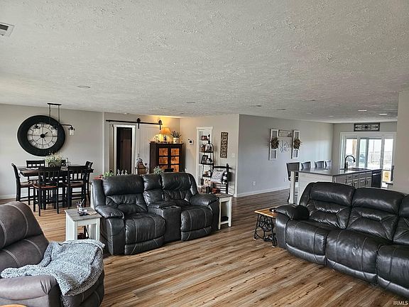 2nd image of 2109 N Carithers Rd