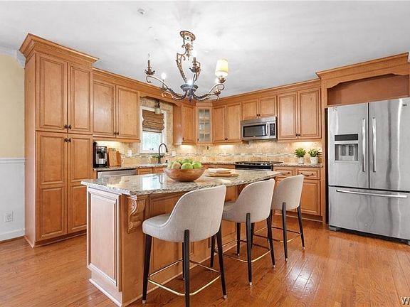 3rd image of 60 Bellview Dr