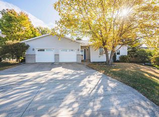 5862 Villa Rd, Alta, IA 51002