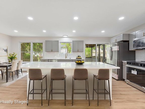 5th image of 547 Hawthorne Pl