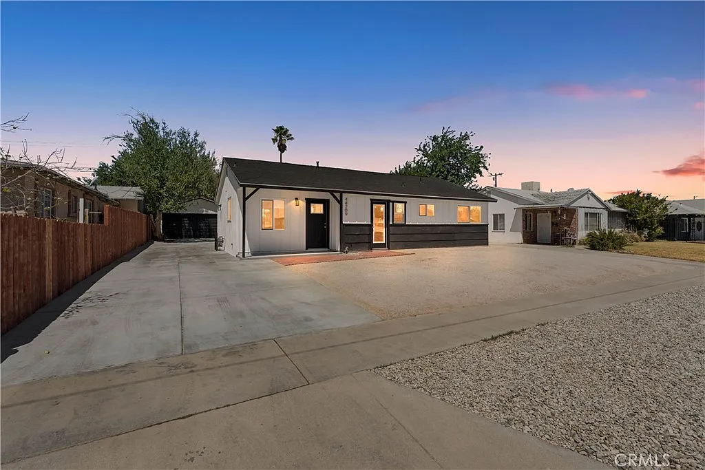 44209 Stanridge Ave photo 1