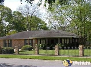 403 Abdalla Blvd, Opelousas, LA 70570