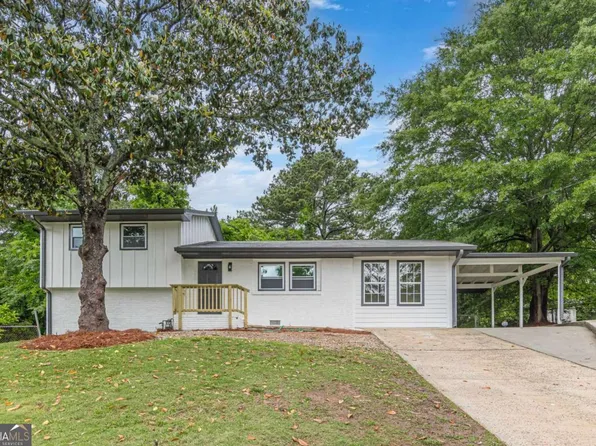 8285 Hemlock Dr, Jonesboro, GA 30238