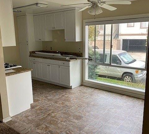 5th image of 10822 Victory Blvd #23