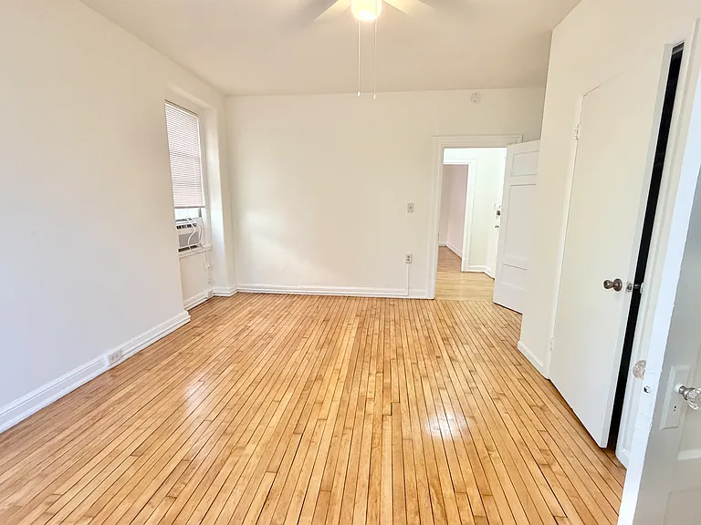 2827 28th St NW #11 — Photo 13