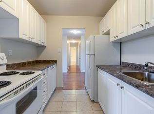 Heritage Place Apartments, Niagara Falls, ON L2J 3W1
