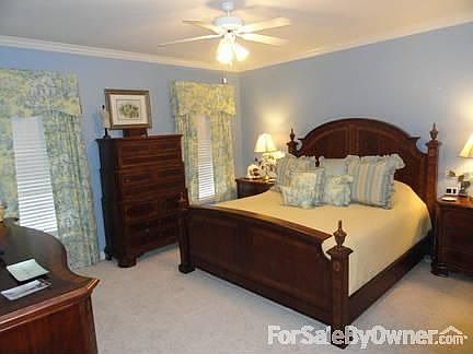 5th image of 200 Westbriar Dr