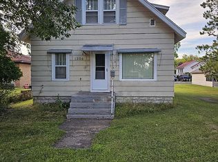 1208 W B St, Iron Mountain, MI 49801