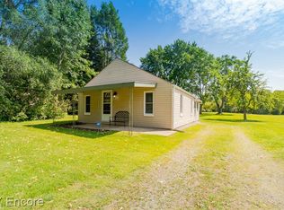 9357 Cherrywood Rd, Clarkston, MI 48348