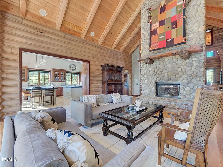 715 Aspen Ln — Photo 12