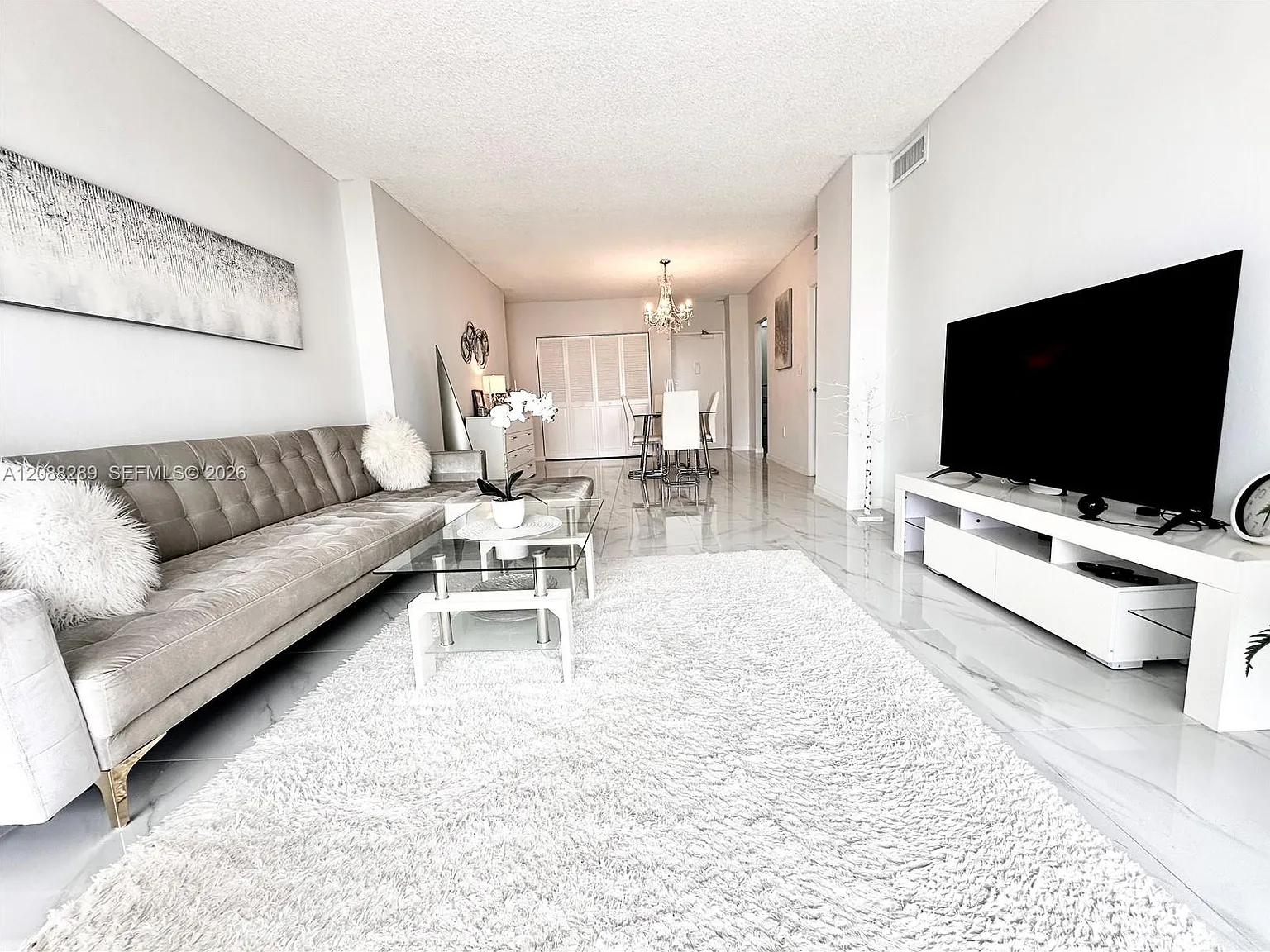 Arlen House West Condo — Photo 4
