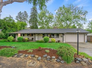 124 Vernada Pl, Medford, OR