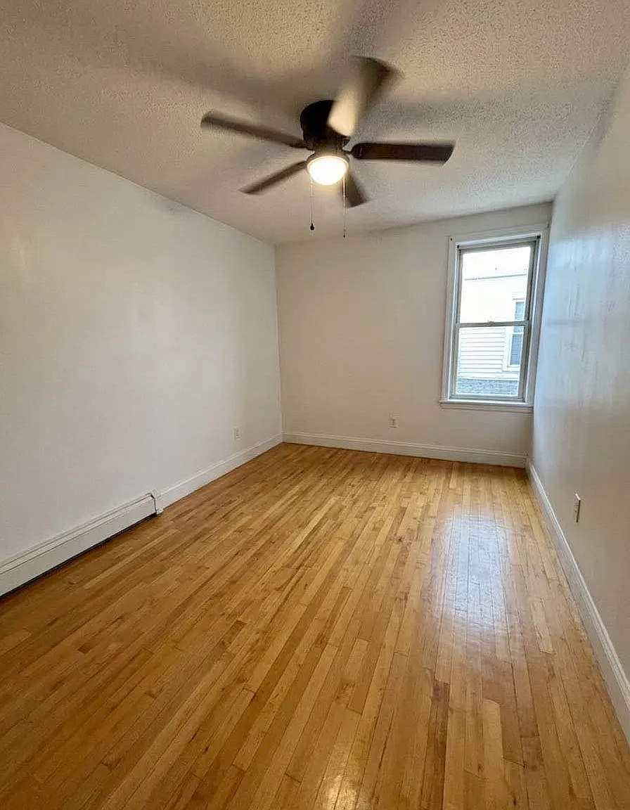 30 Georgia Avenue — Photo 2