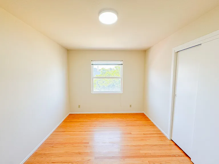 468 Acacia Ave — Photo 12