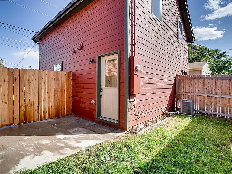 3426 N Josephine St — Photo 16