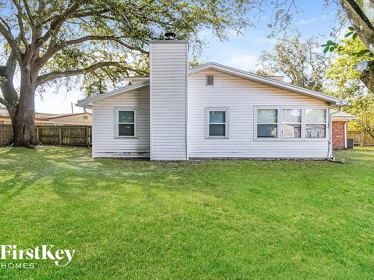 8801 Coventry Ct — Photo 15