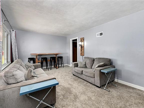 5th image of 6511 N Campbell St