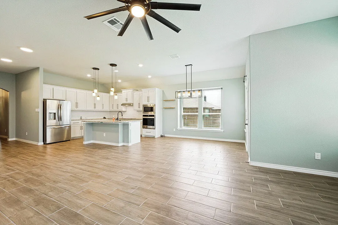 3 bed, 2.0 bath, 1788 sqft, $2,375 — Photo 4