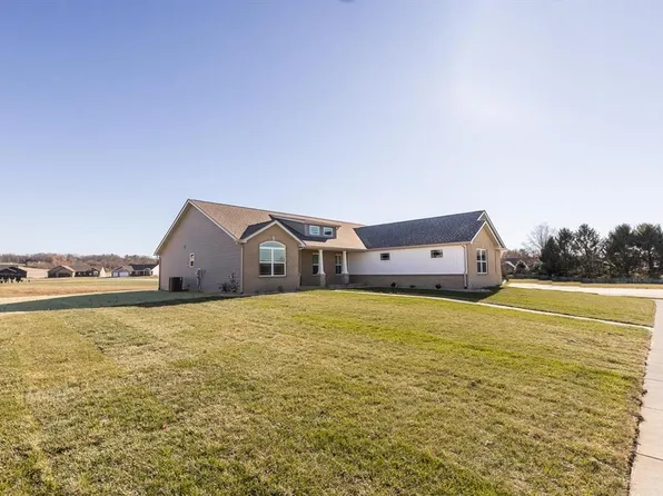 401 Briarberry Dr, Shiloh, IL 62221