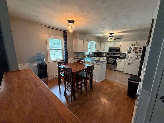 4th image of 610 3rd St