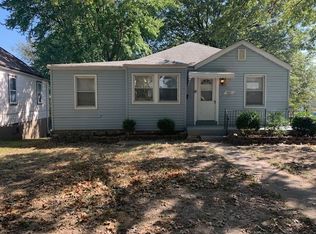 7015 Paisley Dr, Saint Louis, MO 63136