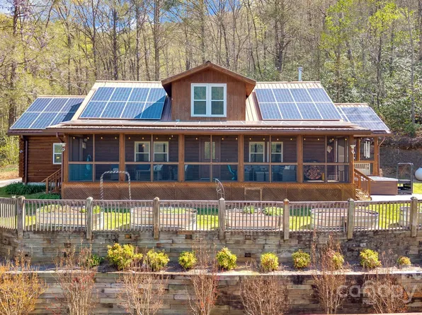 228 Marigold Ln, Hendersonville, NC 28792