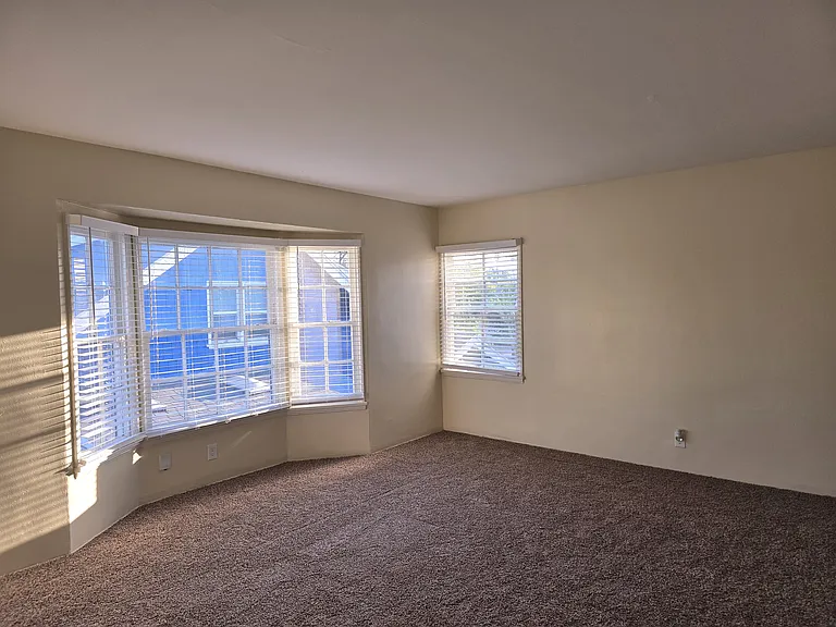 4808 4th Ave #2 — Photo 2