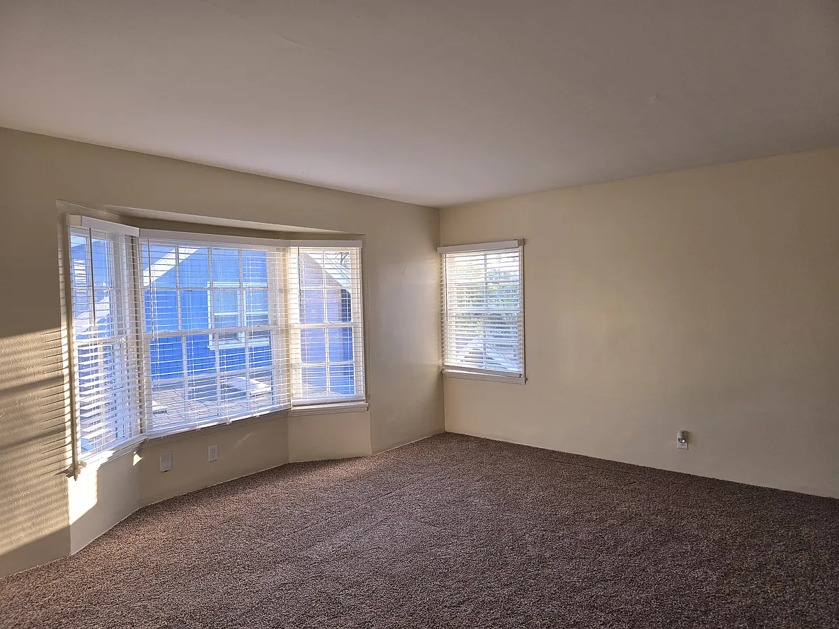 Building Photo - 4808 4th Ave #2