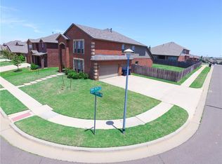 9704 Allie Hope Ln, Yukon, OK 73099