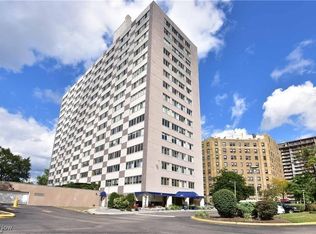 12520 Edgewater Dr APT 707, Lakewood, OH