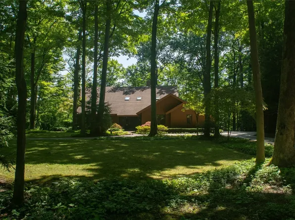 5209 Laurelwood Ct, Erie, PA 16506