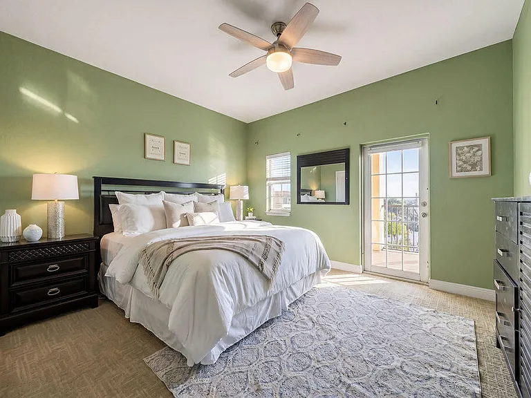 261 SW 6th Pl — Photo 37