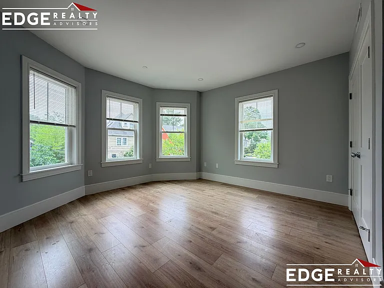9-11 Holton St #9-2 — Photo 3
